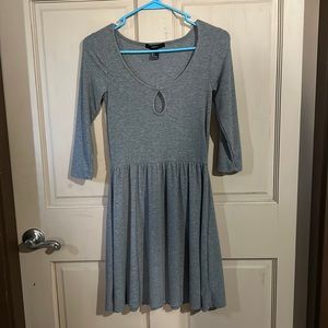 Forever 21 knit dress sz small in gray.